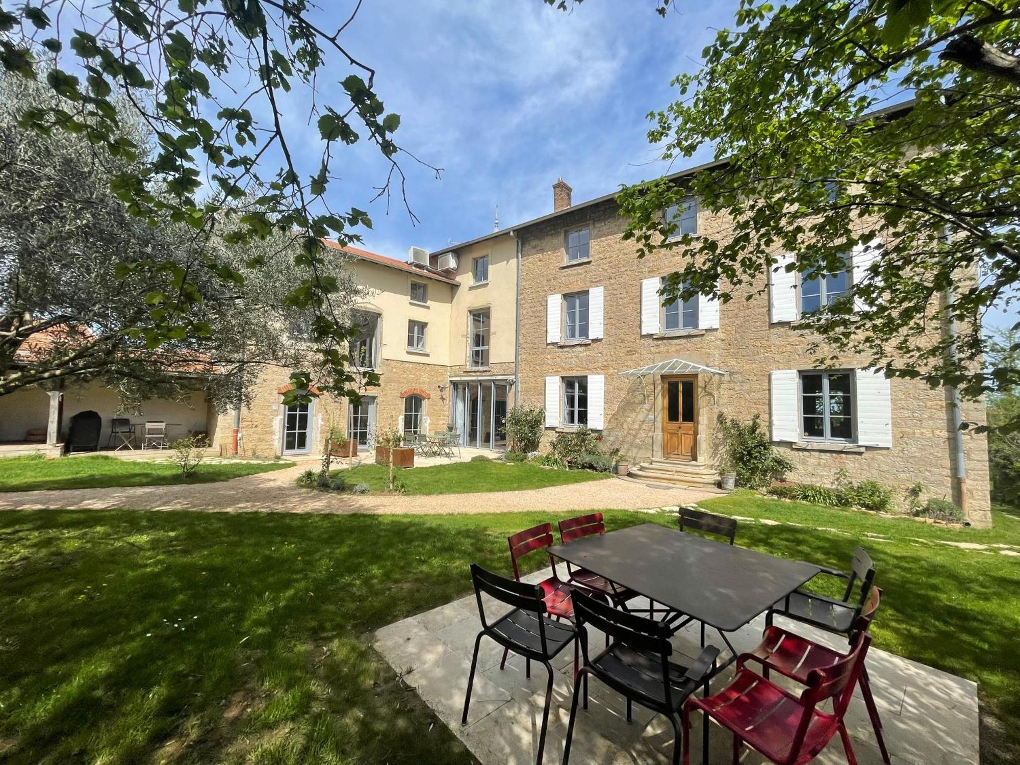 La Maison Des Monts D'Or Saint-Germain-au-Mont-dʼOr Exterior foto